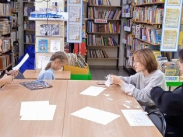 Волонтёры в детской библиотеке