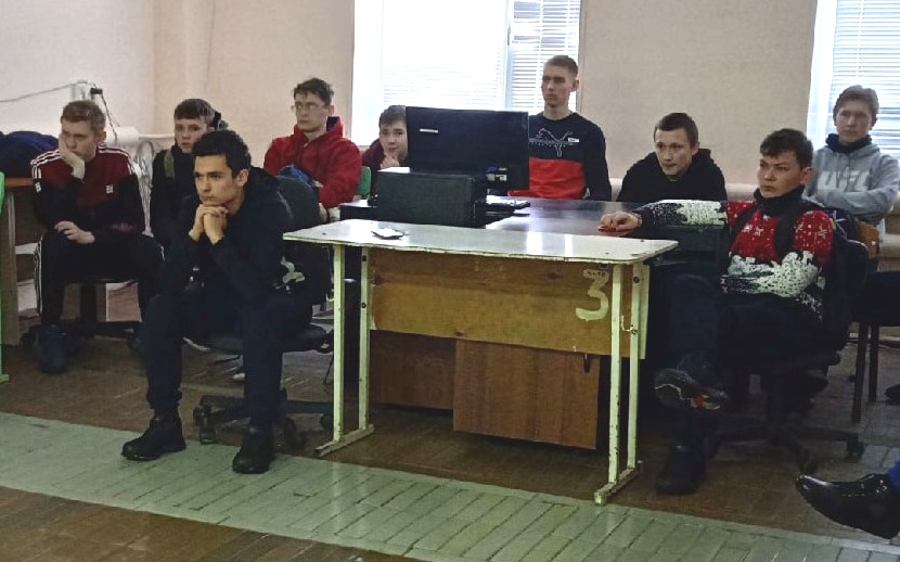 Это изображение имеет пустой атрибут alt; его имя файла - yBDvPP381s0-1.jpg